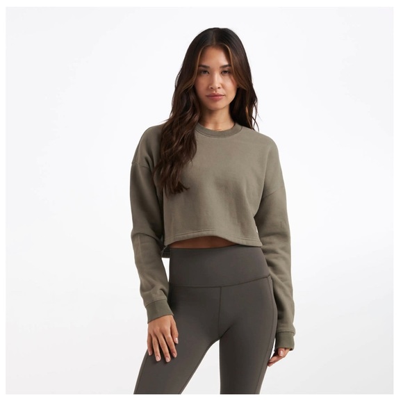 Vuori Tops - Vuori Restore Crop Crew NWT
